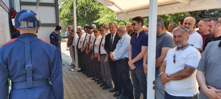 Bursa'yı sarsan acı haber! Kıbrıs Gazisi son yolculuğuna uğurlandı - Bursa Hayat - 2