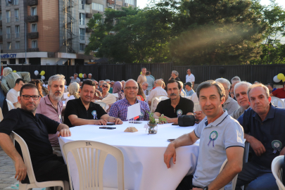 Bursa'da duygusal anlar: 83 yaşındaki öğretmen öğrencileriyle buluştu!