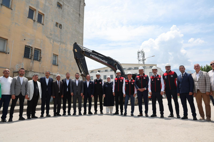 Şahin Biba Gürsu’da sahada: “17 ilçeye eşit hizmet” vurgusu - Bursa Hayat - 2