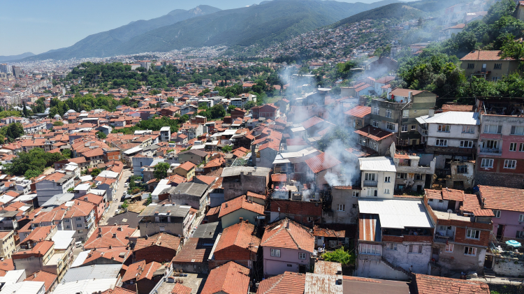 Bursa'da zamanla mücadele! 4 ev kül oldu - Bursa Hayat - 6