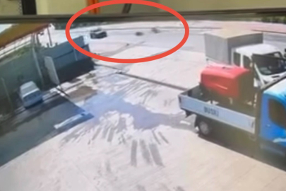 Bursa'da dehşet anları! Su birikintisine giren sürücü böyle savruldu