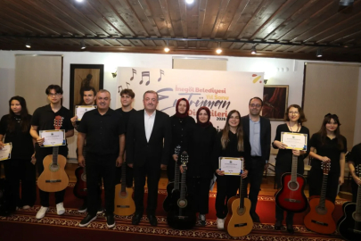 İnegöl’de gitar kursiyerlerinden muhteşem final