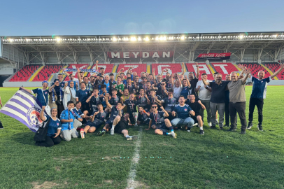 Gençler kupayı Bursa’ya getirdi! Orhangazi FK U-18 Türkiye Şampiyonu oldu
