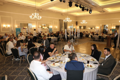 Nilüfer Belediyesi'nden spor şenliklerine katkı sunan eğitimcilere plaket