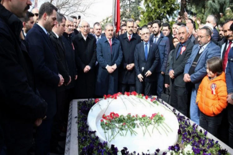 BBP Genel Başkanı Yazıcıoğlu, kabri başında anıldı