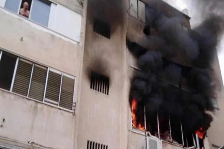 4 katlı apartmanda korkutan yangın