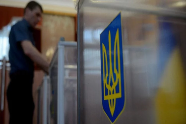 Ukrayna'da erken parlamento seçimi