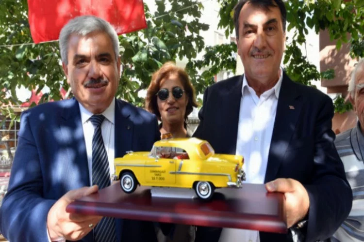 Bursa'da taksi durakları modern bir görünümü kavuşuyor