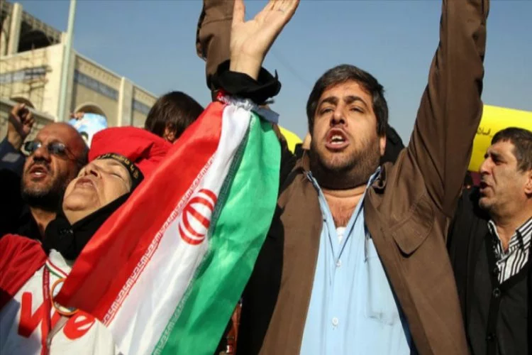 İran'da benzin zammı protestosu! 1 ölü