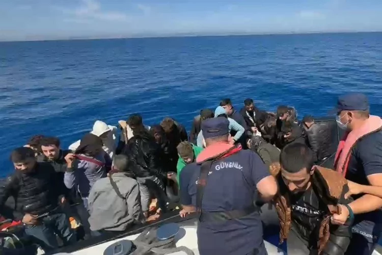24 düzensiz göçmen Sahil Güvenlik ekipleri tarafından yakalandı