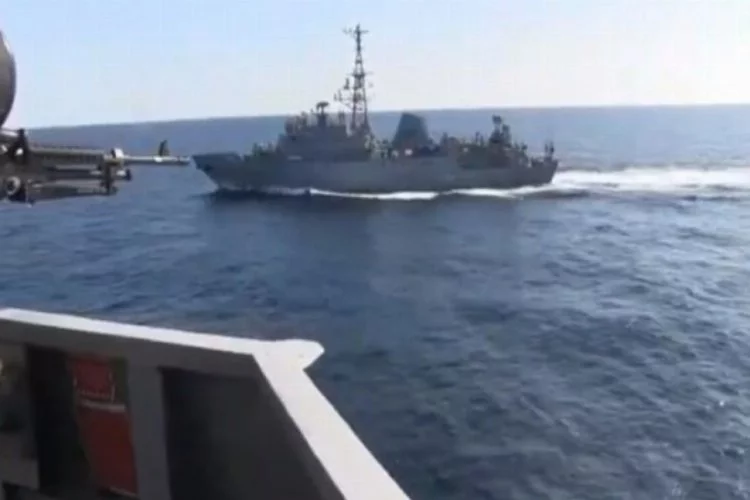 Rus gemisi ile ABD savaş gemisi arasında tehlikeli yakınlaşma
