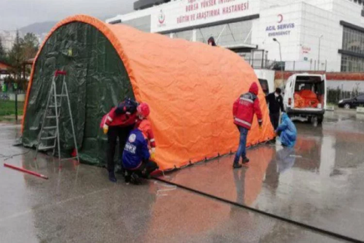 Bursa'da hastane bahçesine acil müdahale çadırları kuruldu