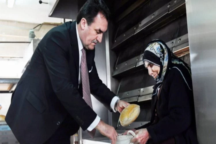 Osmangazi'de 11 bin haneye gıda yardımı, günlük 10 bin sıcak ekmek dağıtımı