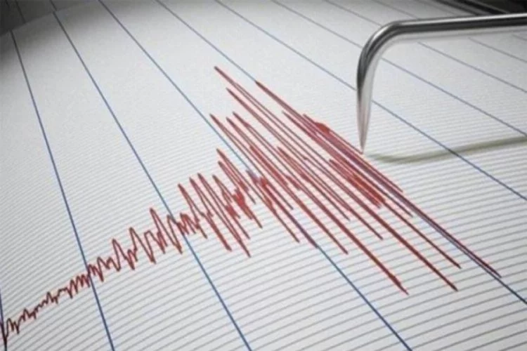 Endonezya'da çok şiddetli deprem!