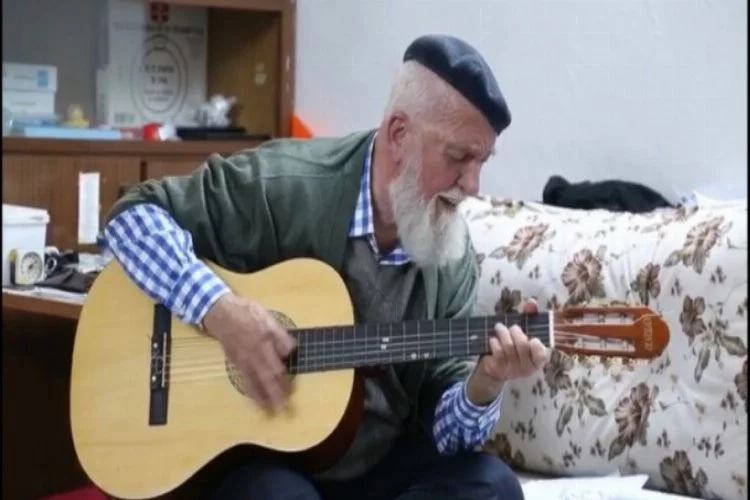 73 yaşındaki gitaristten Türkiye'ye çağrı!