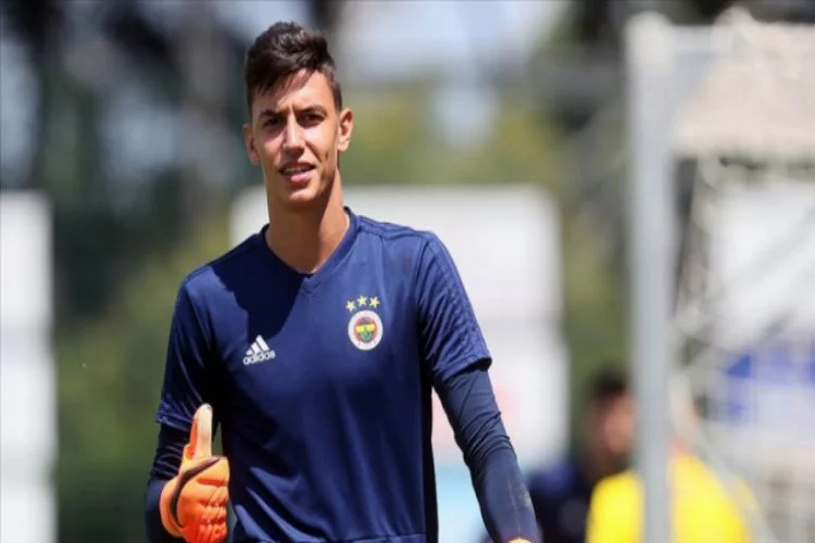 Fenerbahçe kaleci Berke Özer'i yeniden KVC Westerlo'ya kiraladı