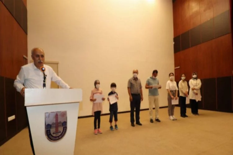 Başkan Aydın, başarılı öğrencileri ödüllendirdi