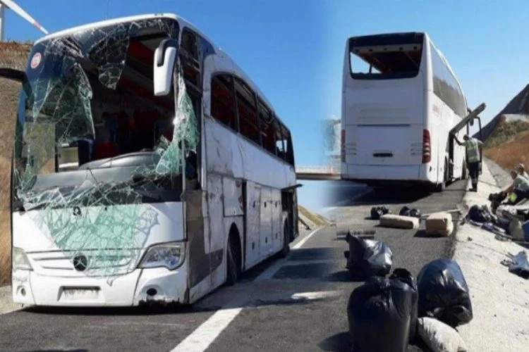 Balıkesir-Bursa Otoyolu'nda kaza! Yolcu otobüsü devrildi