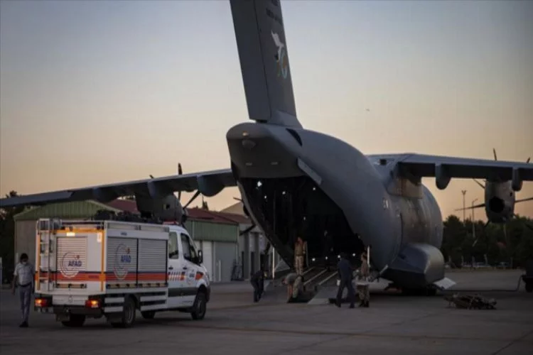 Türkiye'den Beyrut'a yardım götüren uçak hareket etti