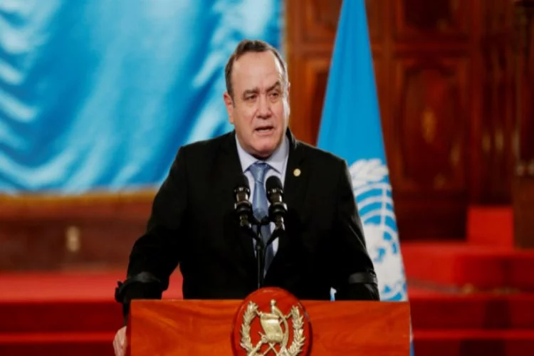 Guatemala Devlet Başkanı'na virüs şoku!