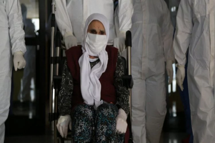 Sevindiren haber 101 yaşındaki Fatma nineden geldi: Virüsü yendi