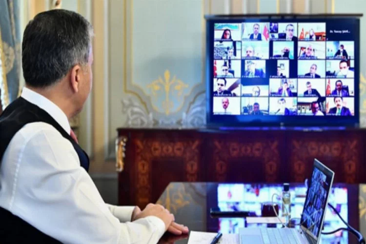 İstanbul Valisi Yerlikaya'dan video konferanslı korona virüs toplantısı