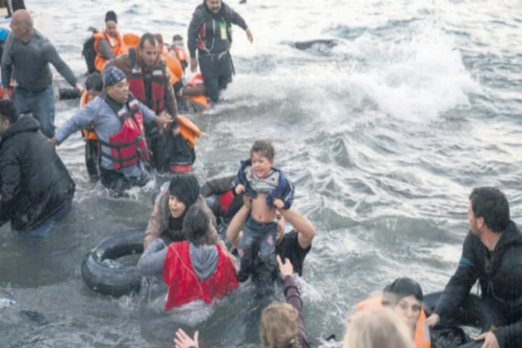 Der Spiegel: 'AB, Yunanistan'ın mültecileri geri ittiğini gizledi'