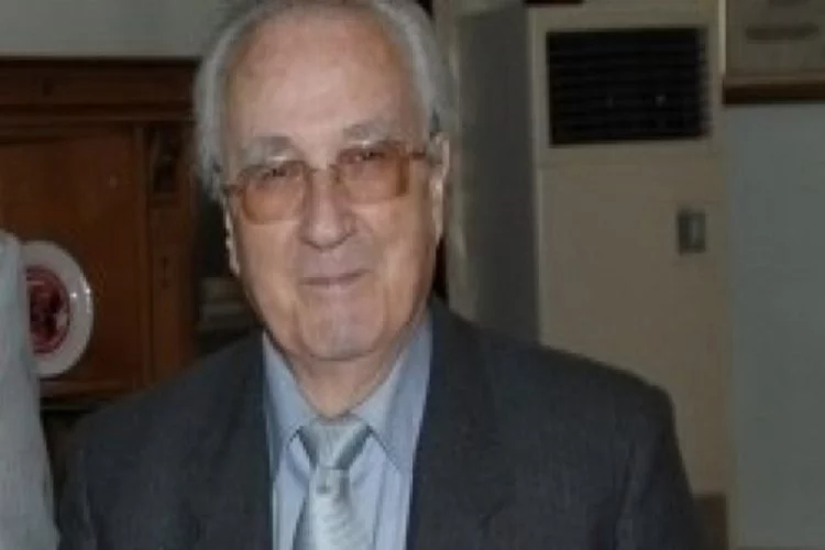 Bursa'nın en uzun süreli valisi Zekai Gümüşdiş 94 yaşında vefat etti