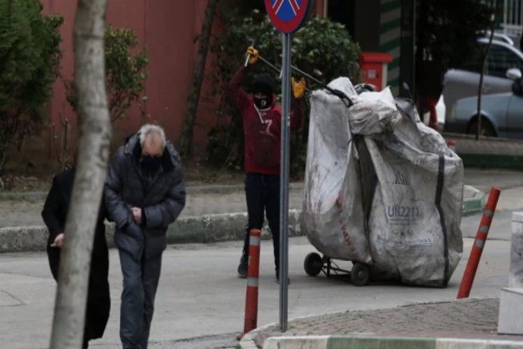 Bursa'da lodos hayatı olumsuz etkiledi