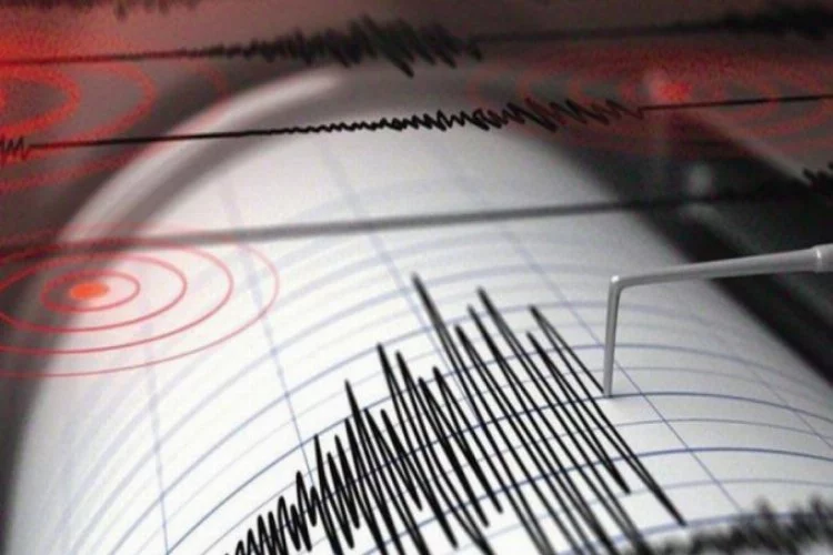 İran'da şiddetli deprem! Büyüklüğü...