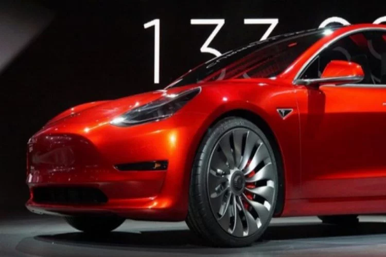 Çip krizi Tesla'yı vurdu! Model 3 üretimine ara verildi