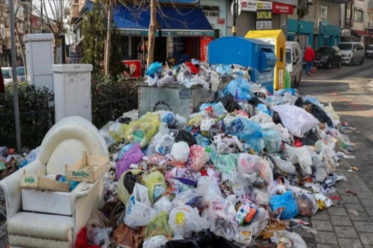 Maltepe'de çöpler 5 gündür toplanmıyor!