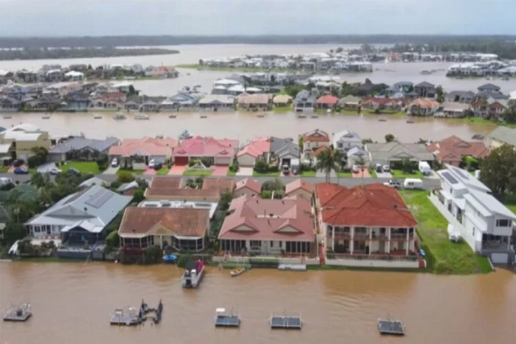 Ülkede yüzyılın sel felaketi: 18 bin kişi tahliye edildi
