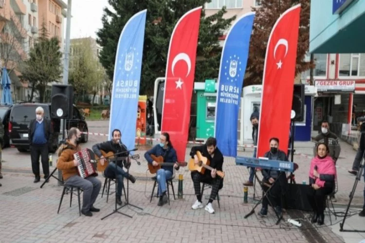 Bursa'nın sokakları notalarla renkleniyor