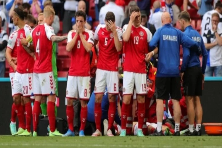 EURO 2020'de üzücü olay: Kalp masajı yapıldı, maç ertelendi