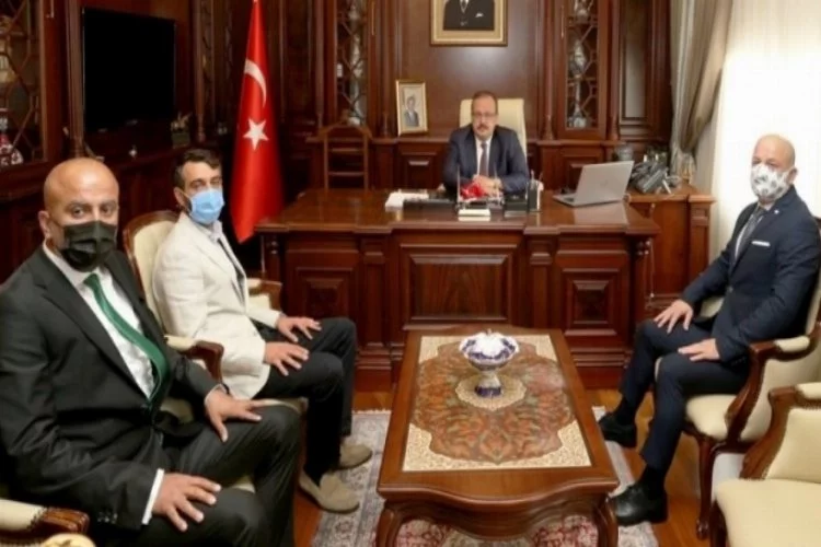 Bursaspor yönetimi, Bursa Valisi Yakup Canbolat'ı ziyaret etti