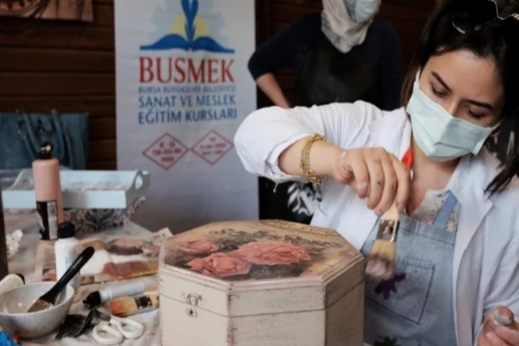 Bursa'da eski ahşap eşyalar sanat eserine dönüştü!