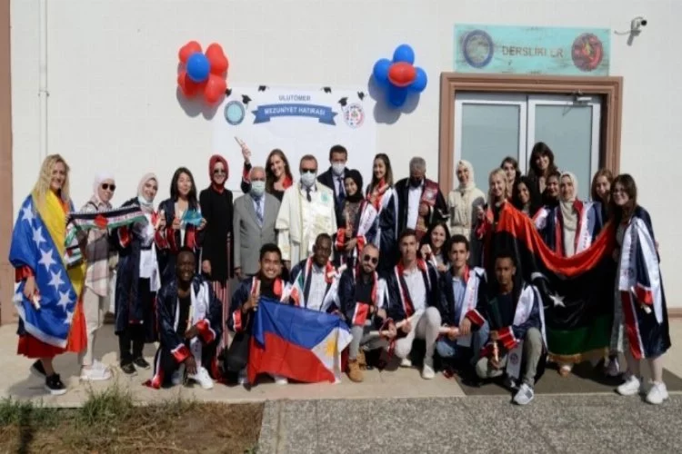 Misafir öğrenciler Türkçe eğitimlerini başarıyla tamamladı