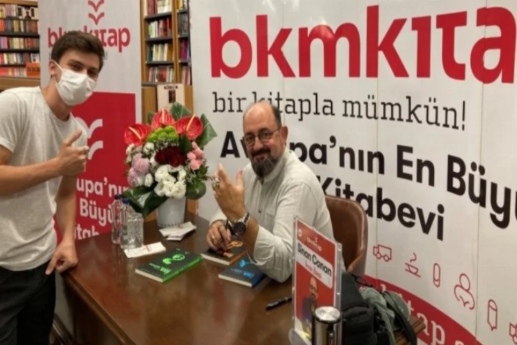 Akademisyen yazar Sinan Canan, BKM Kitap Özlüce'de okurlarıyla buluştu