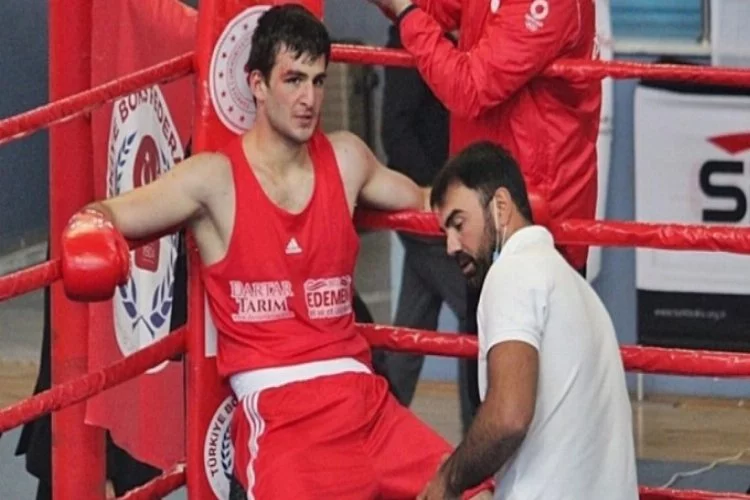 Bursalı boksör Türkiye şampiyonu oldu