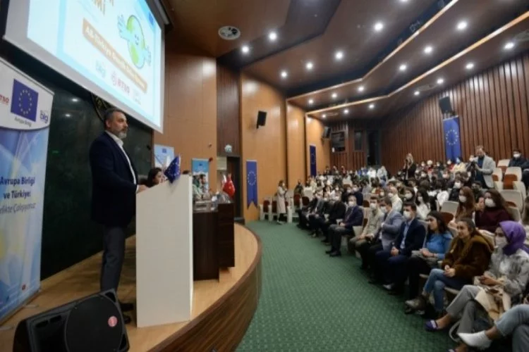 Bursa'da Gençler, AB-Türkiye İklim Forumu'nda Buluştu