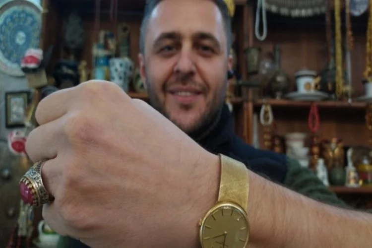 Bursa'da altından yapılan yüz yıllık saat servet fiyatına satışta
