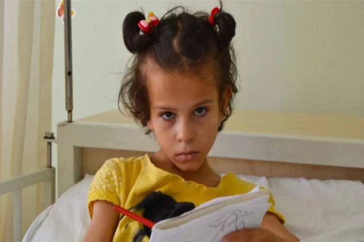 Suriye'li minik Emine'nin yürek burkan dramı!
