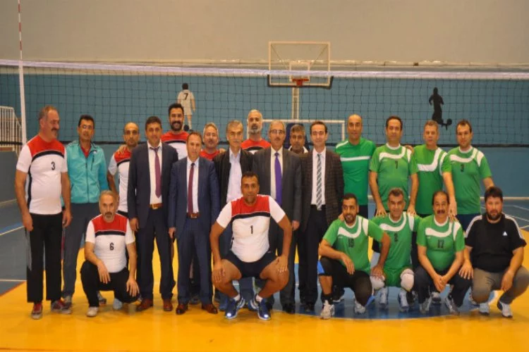Bursa'da öğretmenler arası voleybol turnuvası başladı