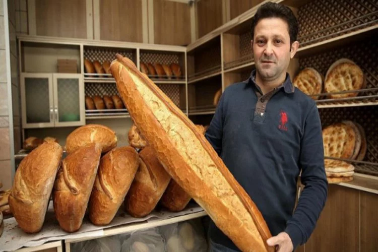 20 yıldır 1 metrelik ekmek yapıyor!