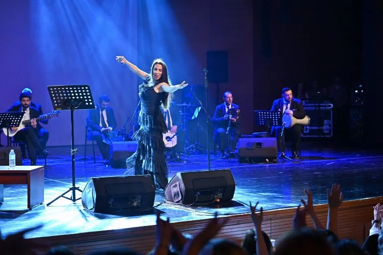 Bursa'da 'Hıdırellez' konseriyle baharın gelişi kutlandı