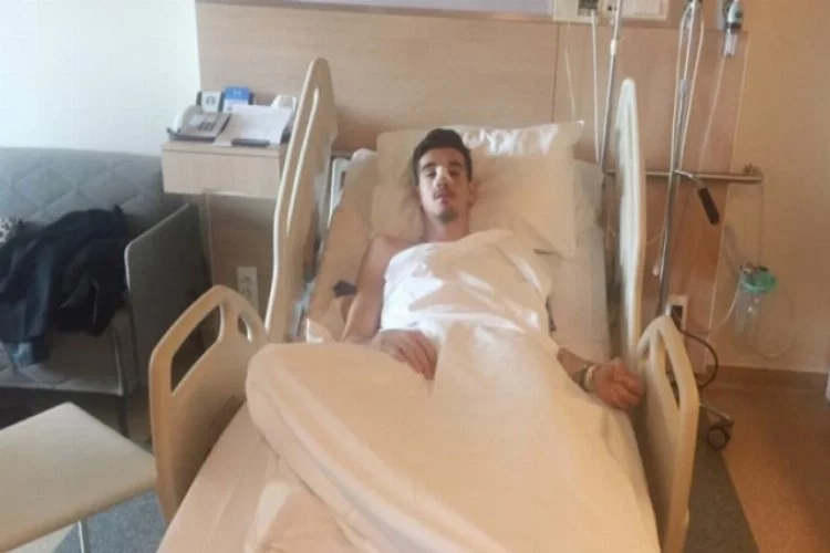 Bursaspor'un golcüsü ameliyat oldu