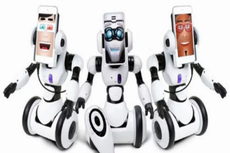 iPhone, Robotlara Teslim