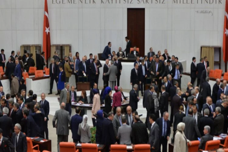 AK Parti ile CHP milletvekilleri arasında tartışma