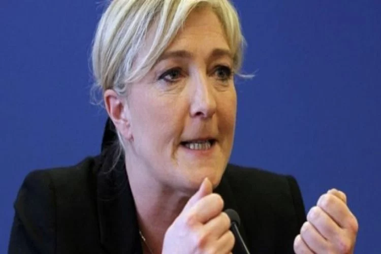 Le Pen: AB öldü!